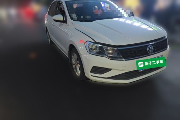 Used Volkswagen Jetta 2019 Dream Edition 1.5L Manual Fashion Version Front Right 45 Deg