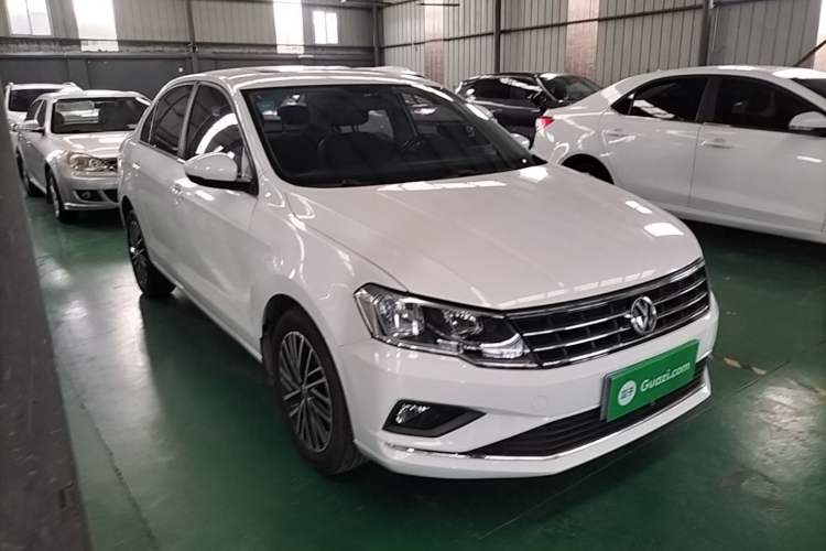 Used Volkswagen Jetta 2019 Dream Edition 1.5L Automatic Comfort Version Front Right 45 Deg