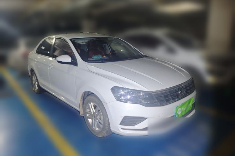 Used Volkswagen Jetta 2019 Dream Edition 1.5L Manual Fashion Version Front Right 45 Deg