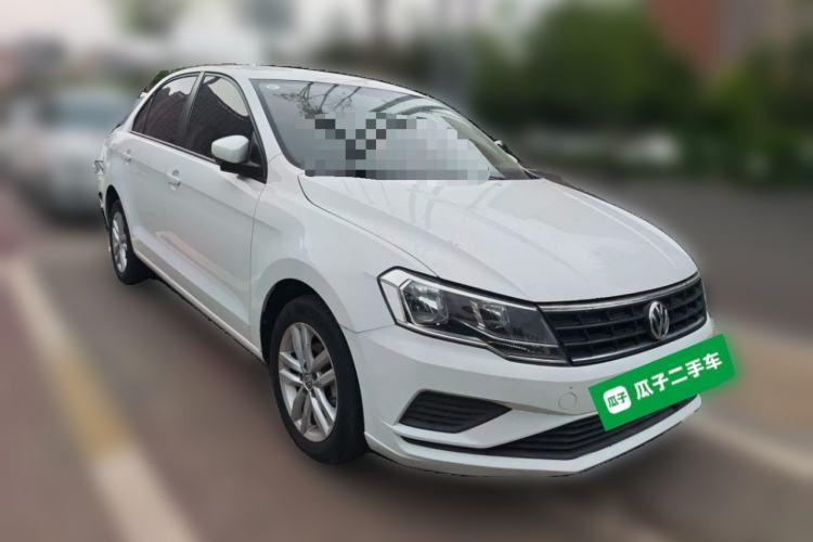 Used Volkswagen Jetta 2019 Dream Edition 1.4L Manual Fashion Version Front Right 45 Deg