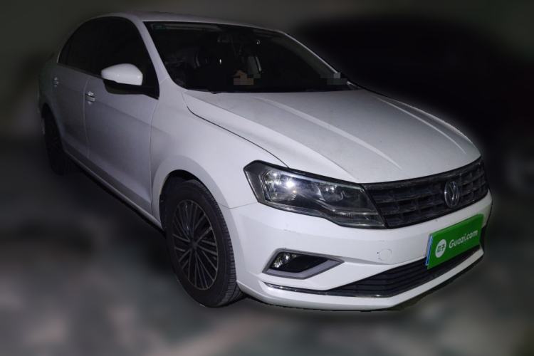 Used Volkswagen Jetta 2019 Dream Edition 1.5L Automatic Comfort Version Front Right 45 Deg