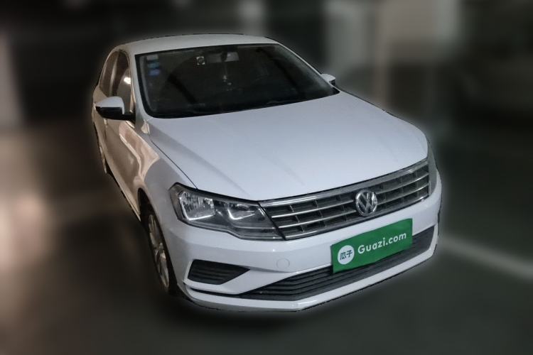 Used Volkswagen Jetta 2019 Dream Edition 1.5L Manual Fashion Version Front Right 45 Deg