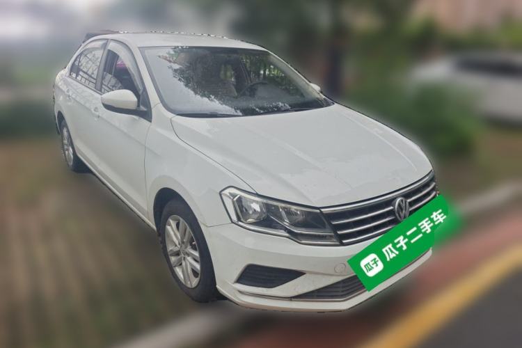 Used Volkswagen Jetta 2019 Dream Edition 1.5L Manual Fashion Version Front Right 45 Deg