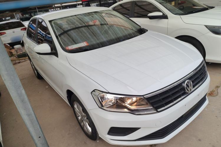 Used Volkswagen Jetta 2019 Dream Edition 1.5L Manual Fashion Version Front Right 45 Deg