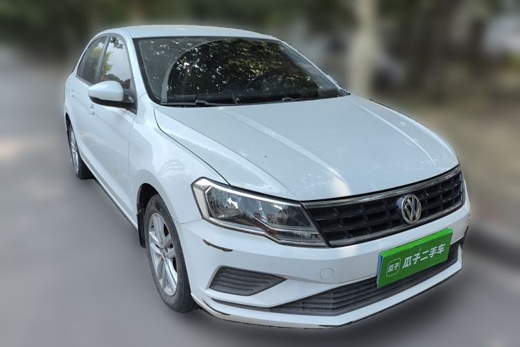 Used Volkswagen Jetta 2019 Dream Edition 1.4L Manual Fashion Version Front Right 45 Deg