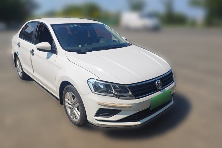 Used Volkswagen Jetta 2019 Dream Edition 1.4L Manual Fashion Version Front Right 45 Deg