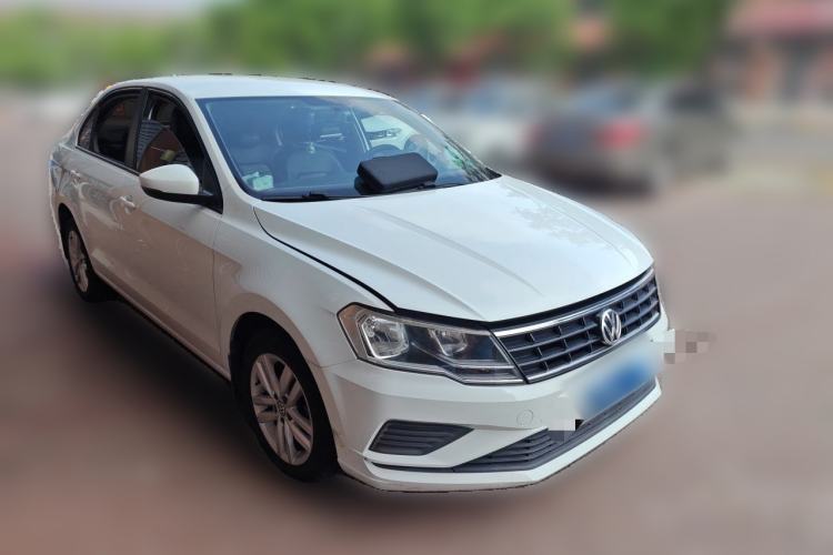 Used Volkswagen Jetta 2019 Dream Edition 1.5L Manual Fashion Version Front Right 45 Deg