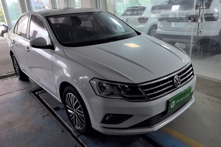 Used Volkswagen Jetta 2019 Dream Edition 1.5L Automatic Comfort Version Front Right 45 Deg
