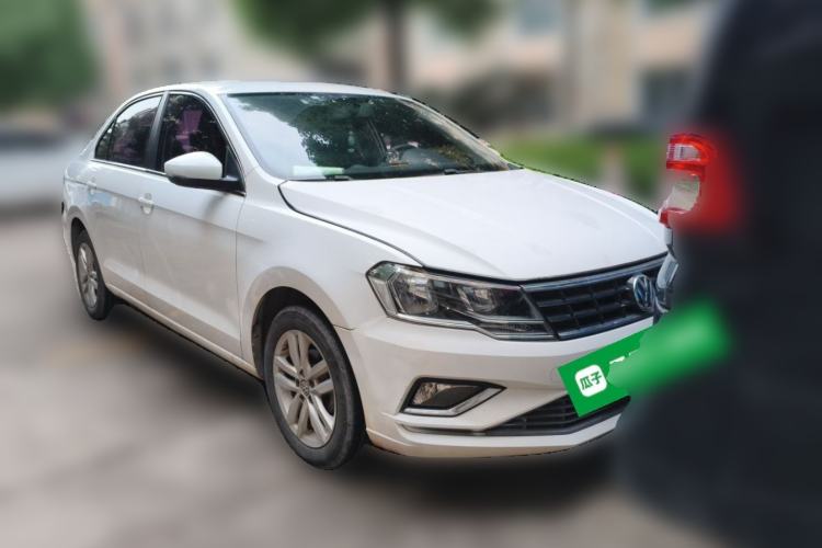 Used Volkswagen Jetta 2019 Dream Edition 1.5L Manual Fashion Version Front Right 45 Deg