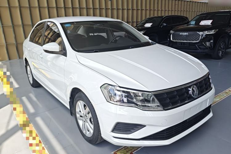 Used Volkswagen Jetta 2019 Dream Edition 1.4L Manual Fashion Version Front Right 45 Deg