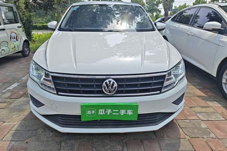 Used Volkswagen Jetta 2019 Dream Edition 1.4L Manual Fashion Version Front
