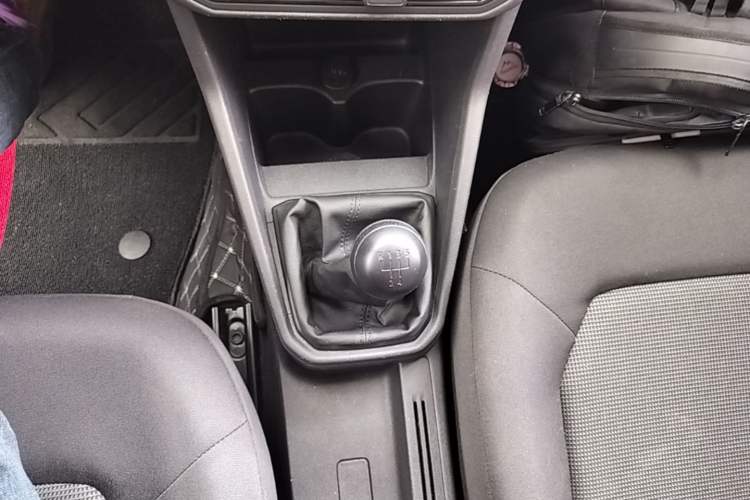 Used Volkswagen Jetta 2019 Dream Edition 1.4L Manual Fashion Version Gear Lever