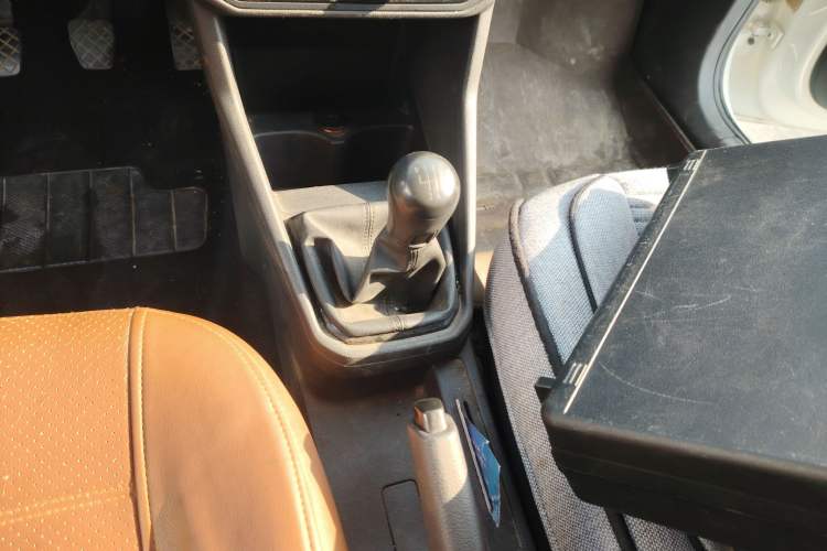 Used Volkswagen Jetta 2019 Dream Edition 1.4L Manual Fashion Version Gear Lever