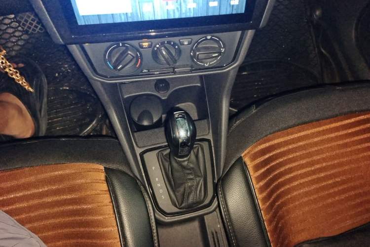 Used Volkswagen Jetta 2019 Dream Edition 1.5L Automatic Fashionable Version Gear Lever