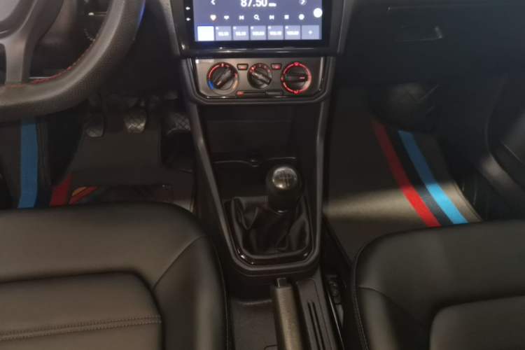 Used Volkswagen Jetta 2019 Dream Edition 1.4L Manual Fashion Version Gear Lever