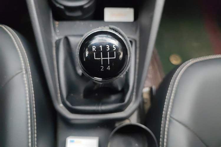 Used Volkswagen Jetta 2019 Dream Edition 1.5L Manual Fashion Version Gear Lever