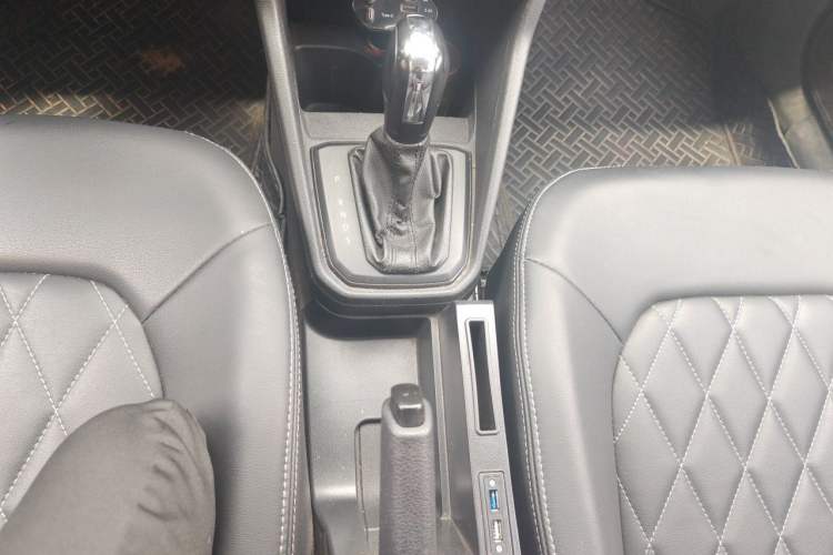 Used Volkswagen Jetta 2019 Dream Edition 1.5L Automatic Fashionable Version Gear Lever