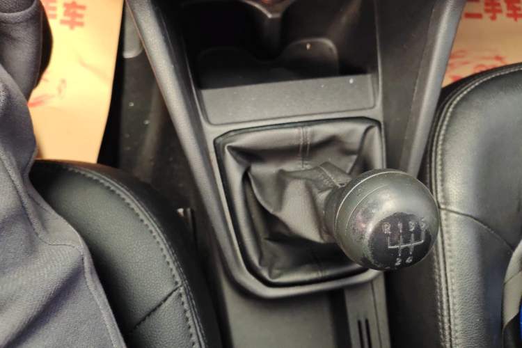 Used Volkswagen Jetta 2019 Dream Edition 1.5L Manual Fashion Version Gear Lever