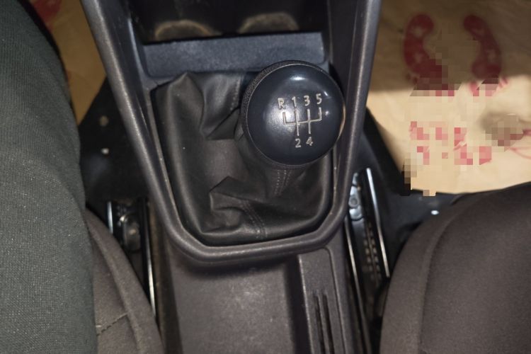 Used Volkswagen Jetta 2019 Dream Edition 1.4L Manual Fashion Version Gear Lever