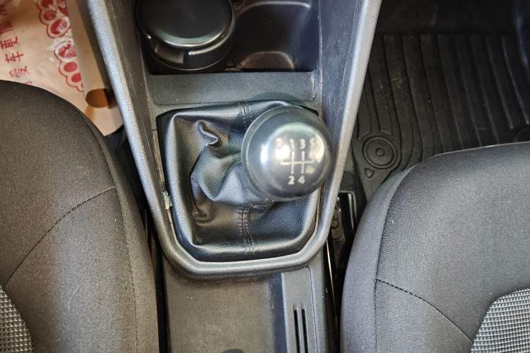 Used Volkswagen Jetta 2019 Dream Edition 1.4L Manual Fashion Version Gear Lever