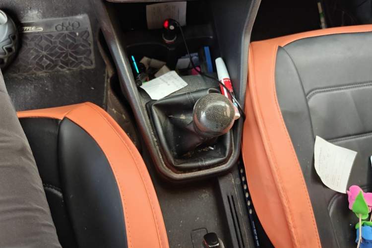 Used Volkswagen Jetta 2019 Dream Edition 1.4L Manual Fashion Version Gear Lever
