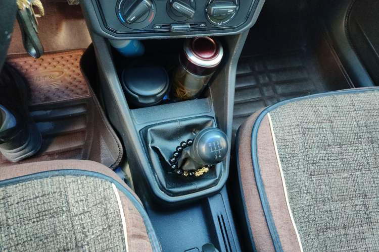 Used Volkswagen Jetta 2019 Dream Edition 1.5L Manual Fashion Version Gear Lever