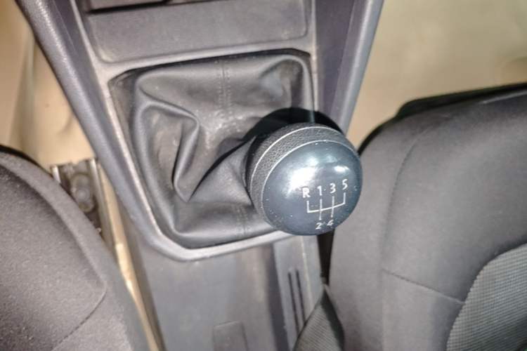 Used Volkswagen Jetta 2019 Dream Edition 1.4L Manual Fashion Version Gear Lever