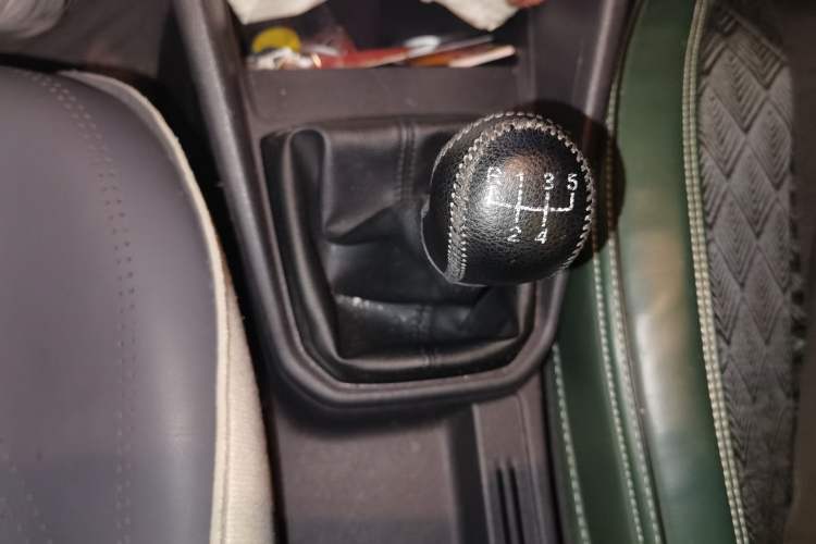 Used Volkswagen Jetta 2019 Dream Edition 1.4L Manual Fashion Version Gear Lever
