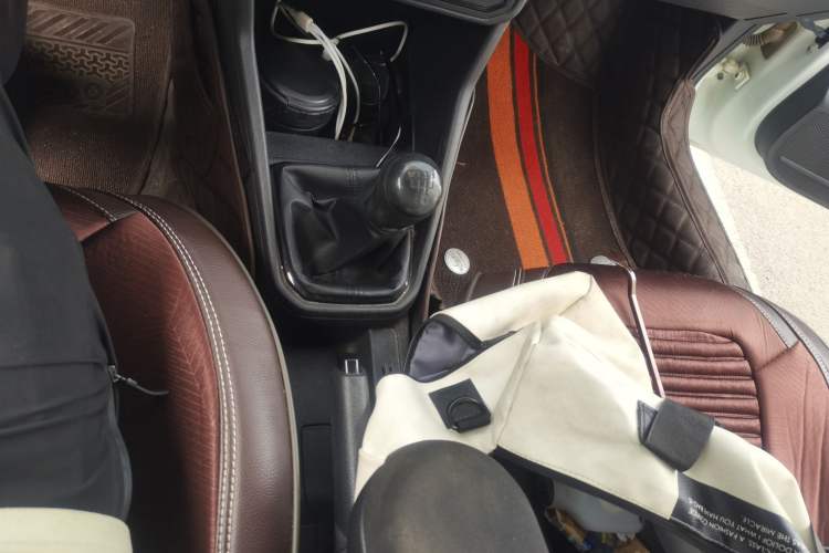 Used Volkswagen Jetta 2019 Dream Edition 1.4L Manual Fashion Version Gear Lever