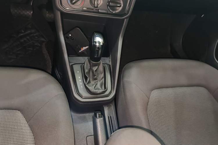 Used Volkswagen Jetta 2019 Dream Edition 1.5L Automatic Fashionable Version Gear Lever