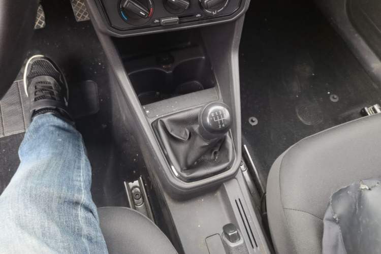 Used Volkswagen Jetta 2019 Dream Edition 1.4L Manual Fashion Version Gear Lever