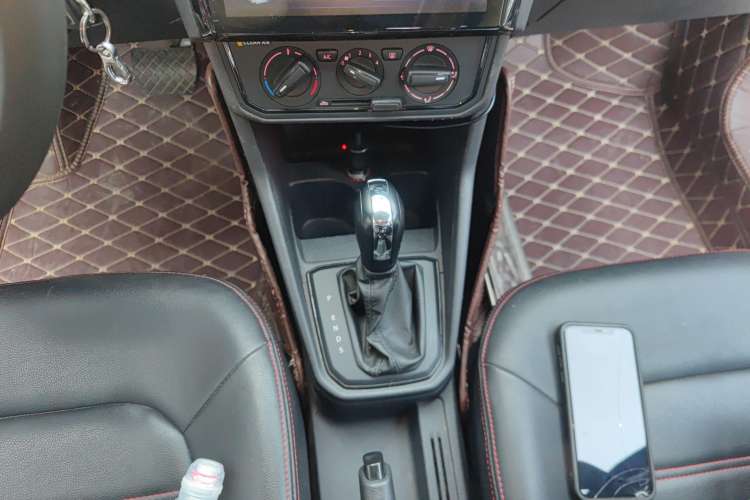 Used Volkswagen Jetta 2019 Dream Edition 1.5L Automatic Fashionable Version Gear Lever