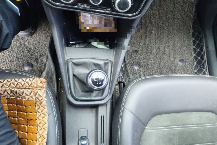 Used Volkswagen Jetta 2019 Dream Edition 1.5L Manual Fashion Version Gear Lever