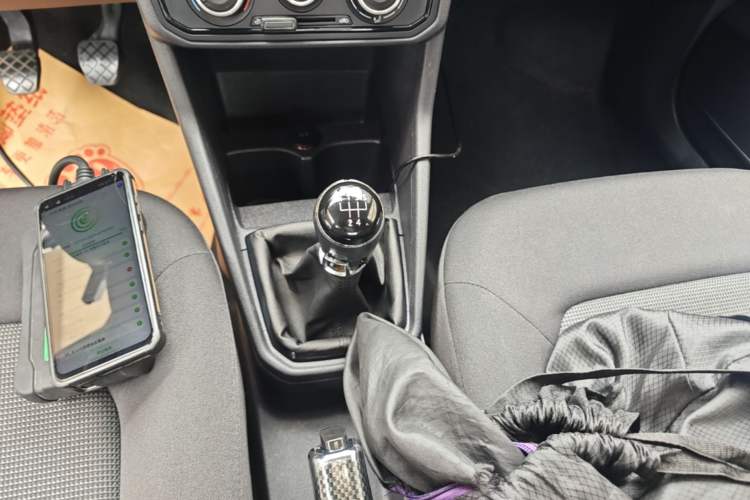 Used Volkswagen Jetta 2019 Dream Edition 1.4L Manual Fashion Version Gear Lever