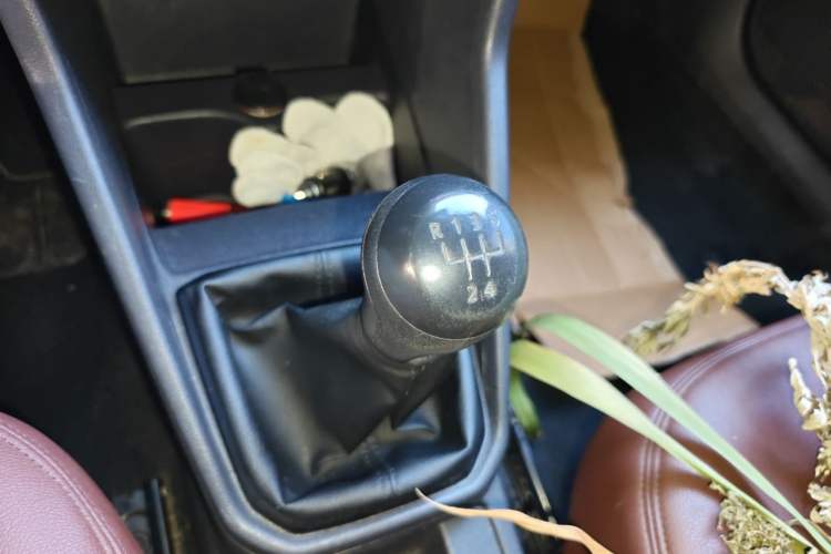 Used Volkswagen Jetta 2019 Dream Edition 1.5L Manual Fashion Version Gear Lever