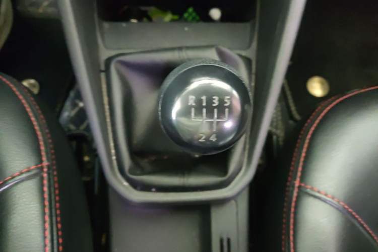 Used Volkswagen Jetta 2019 Dream Edition 1.5L Manual Fashion Version Gear Lever