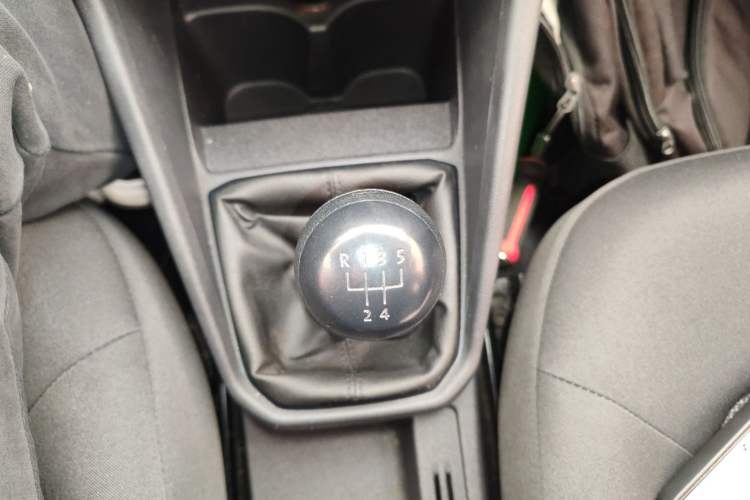 Used Volkswagen Jetta 2019 Dream Edition 1.5L Manual Fashion Version Gear Lever