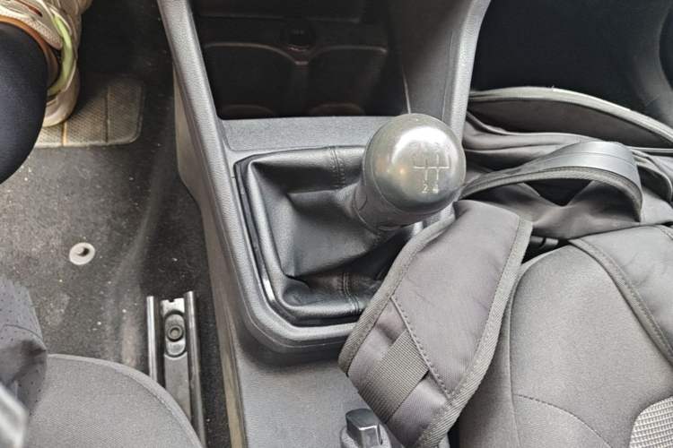Used Volkswagen Jetta 2019 Dream Edition 1.4L Manual Fashion Version Gear Lever