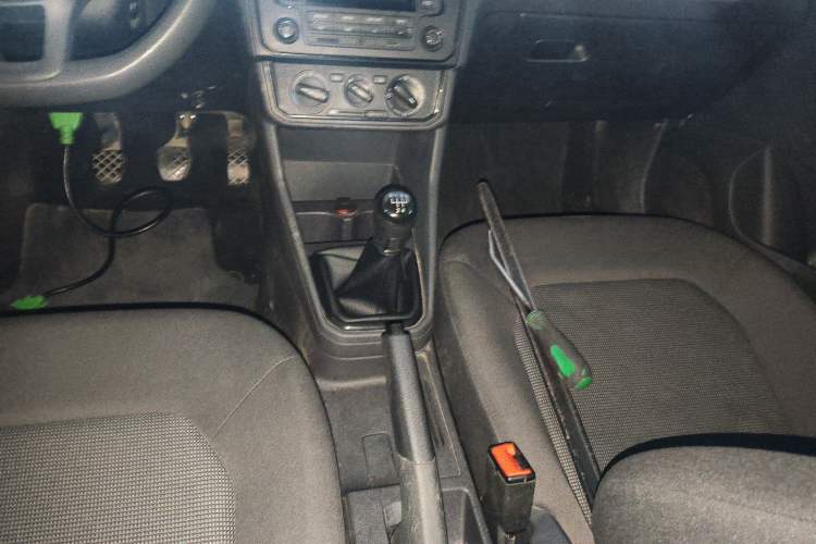 Used Volkswagen Jetta 2019 Dream Edition 1.5L Manual Fashion Version Gear Lever