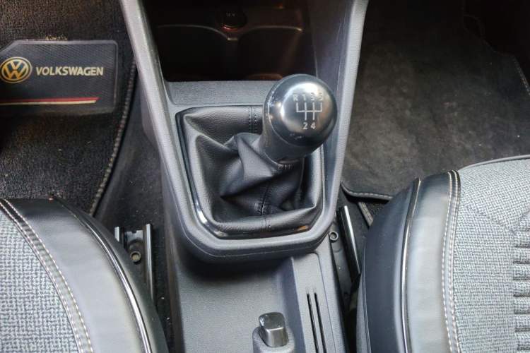 Used Volkswagen Jetta 2019 Dream Edition 1.4L Manual Fashion Version Gear Lever