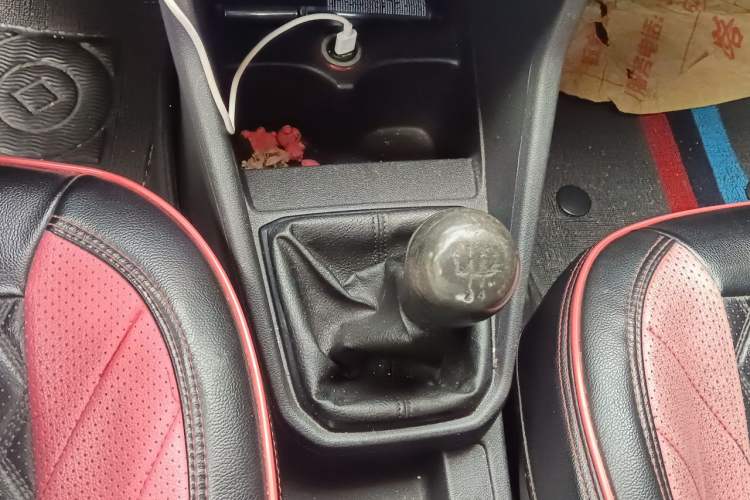 Used Volkswagen Jetta 2019 Dream Edition 1.4L Manual Fashion Version Gear Lever