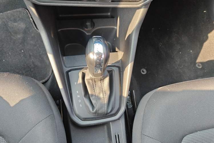 Used Volkswagen Jetta 2019 Dream Edition 1.5L Automatic Fashionable Version Gear Lever