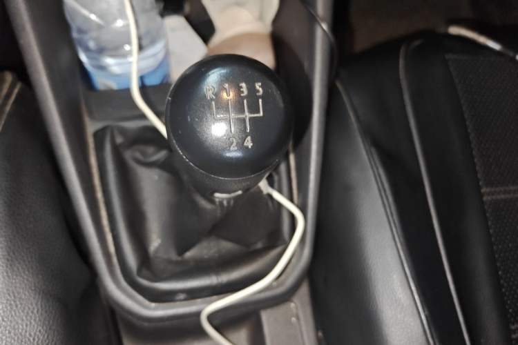 Used Volkswagen Jetta 2019 Dream Edition 1.4L Manual Fashion Version Gear Lever