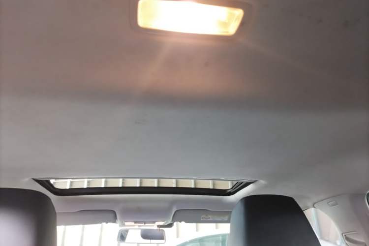 Used Volkswagen Jetta 2019 Dream Edition 1.5L Manual Comfort Version Headliner