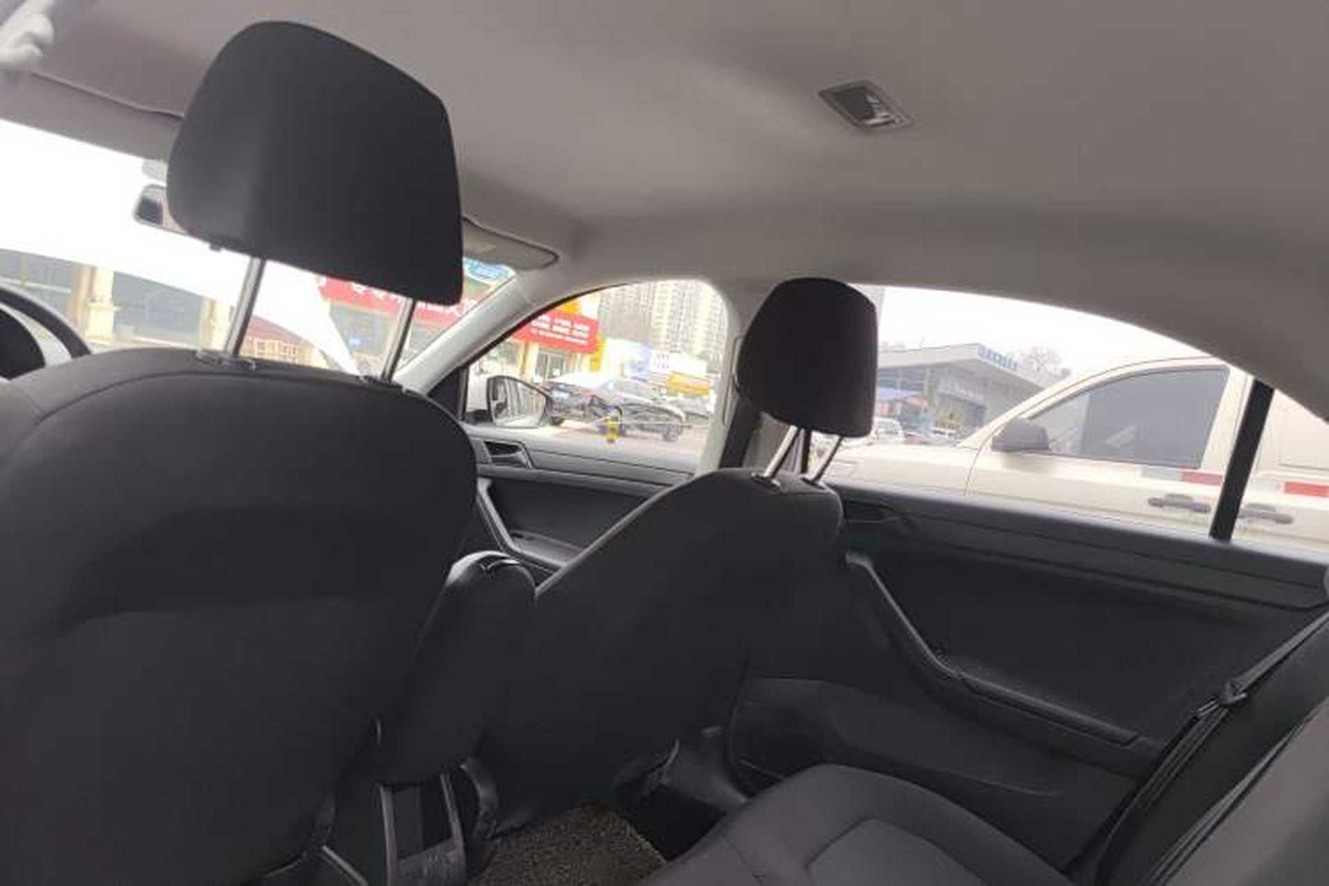 Used Volkswagen Jetta 2019 Dream Edition 1.5L Automatic Fashionable Version Headliner