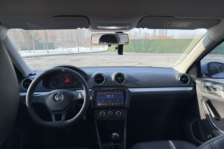 Used Volkswagen Jetta 2019 Dream Edition 1.5L Manual Fashion Version Interior 1