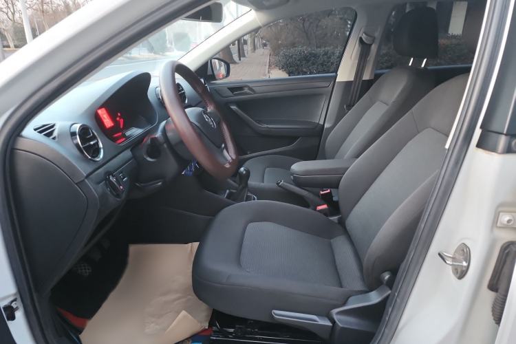Used Volkswagen Jetta 2019 Dream Edition 1.4L Manual Fashion Version Interior 1