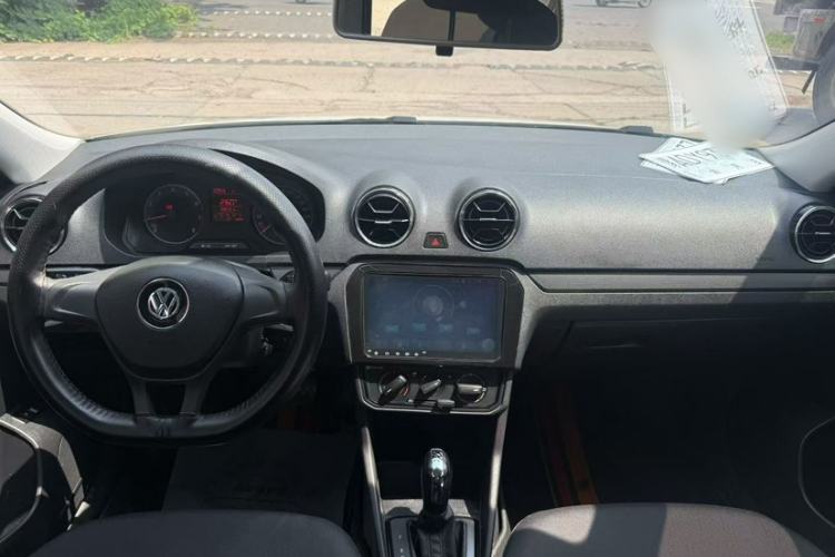 Used Volkswagen Jetta 2019 Dream Edition 1.5L Automatic Fashionable Version Interior 1