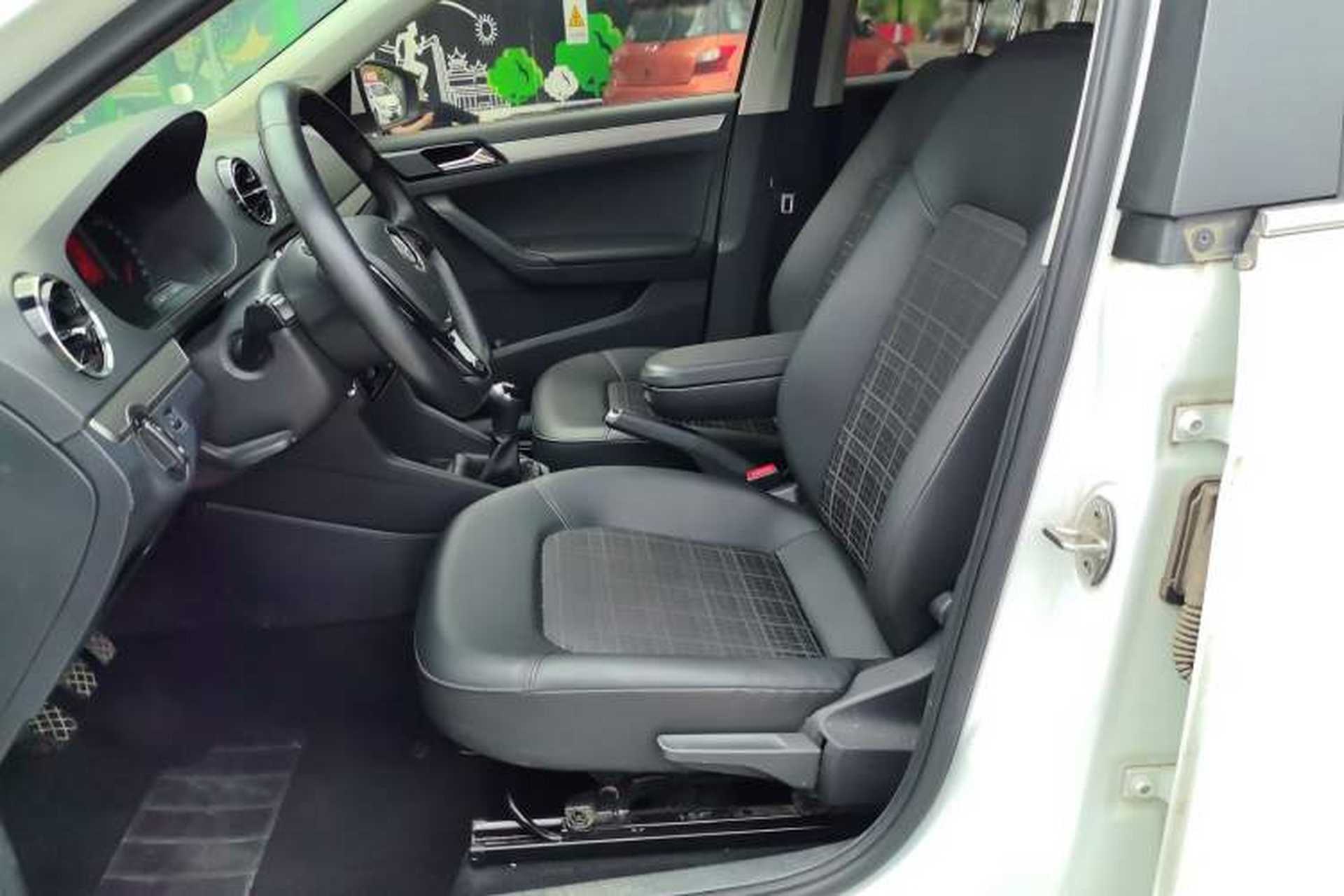 Used Volkswagen Jetta 2019 Dream Edition 1.4L Manual Comfort Version Interior 1