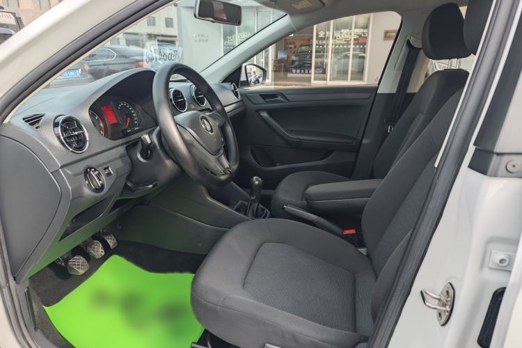 Used Volkswagen Jetta 2019 Dream Edition 1.4L Manual Fashion Version Interior 1